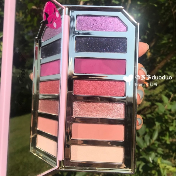 Too faced Razzle Dazzle Berry Eyeshadow Palette - Picture 1 of 3